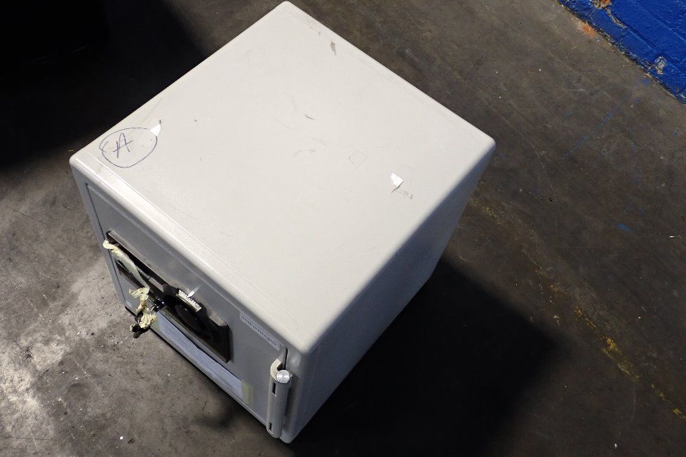 Sentry Safe - Aj-383932