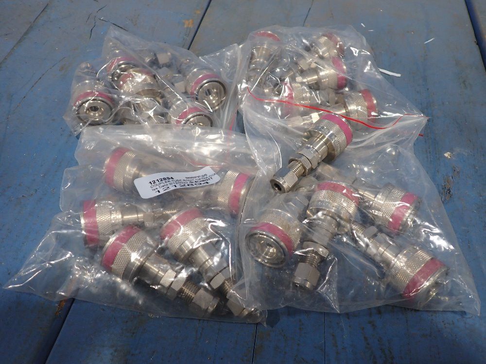 Swagelok 1/4" D Couplers