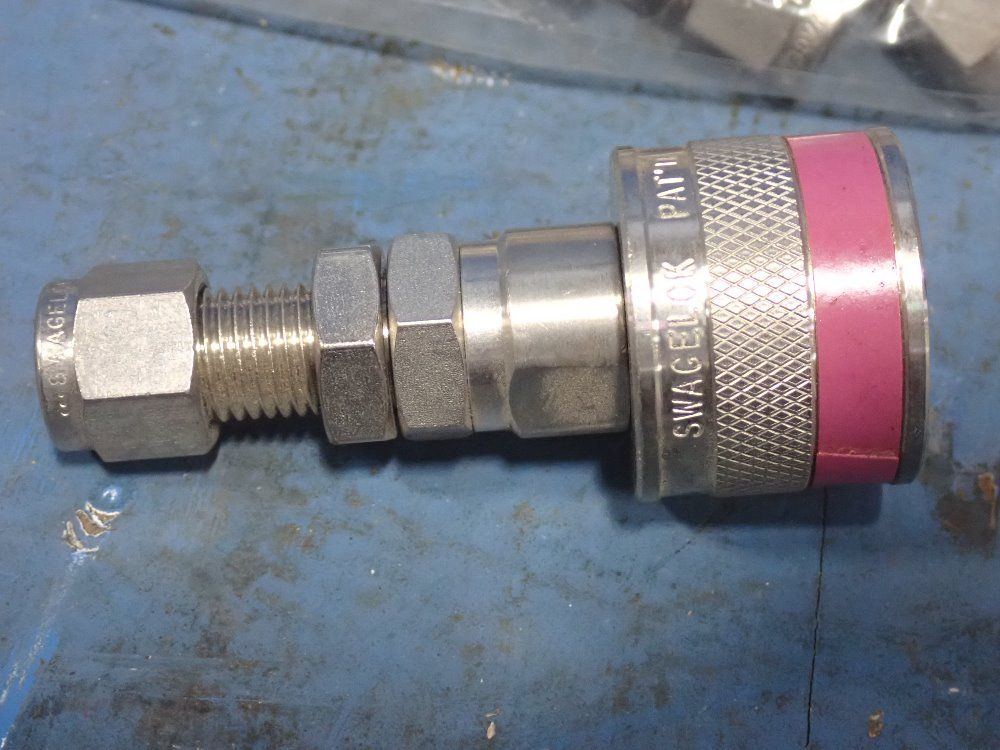 Swagelok 1/4" D Couplers