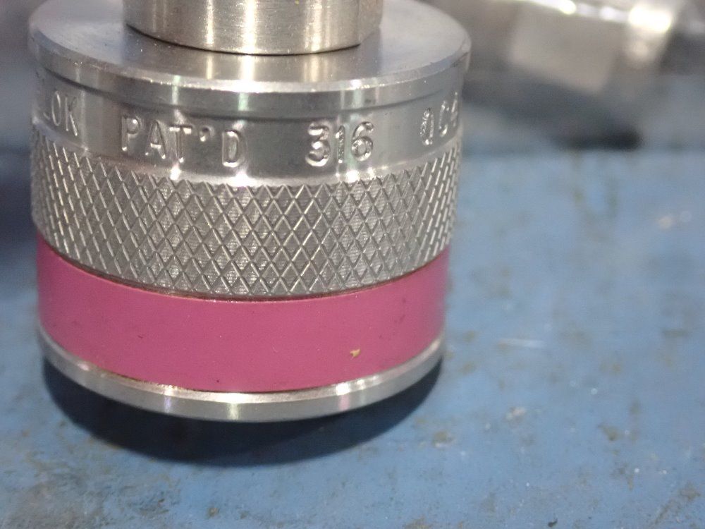 Swagelok 1/4" D Couplers