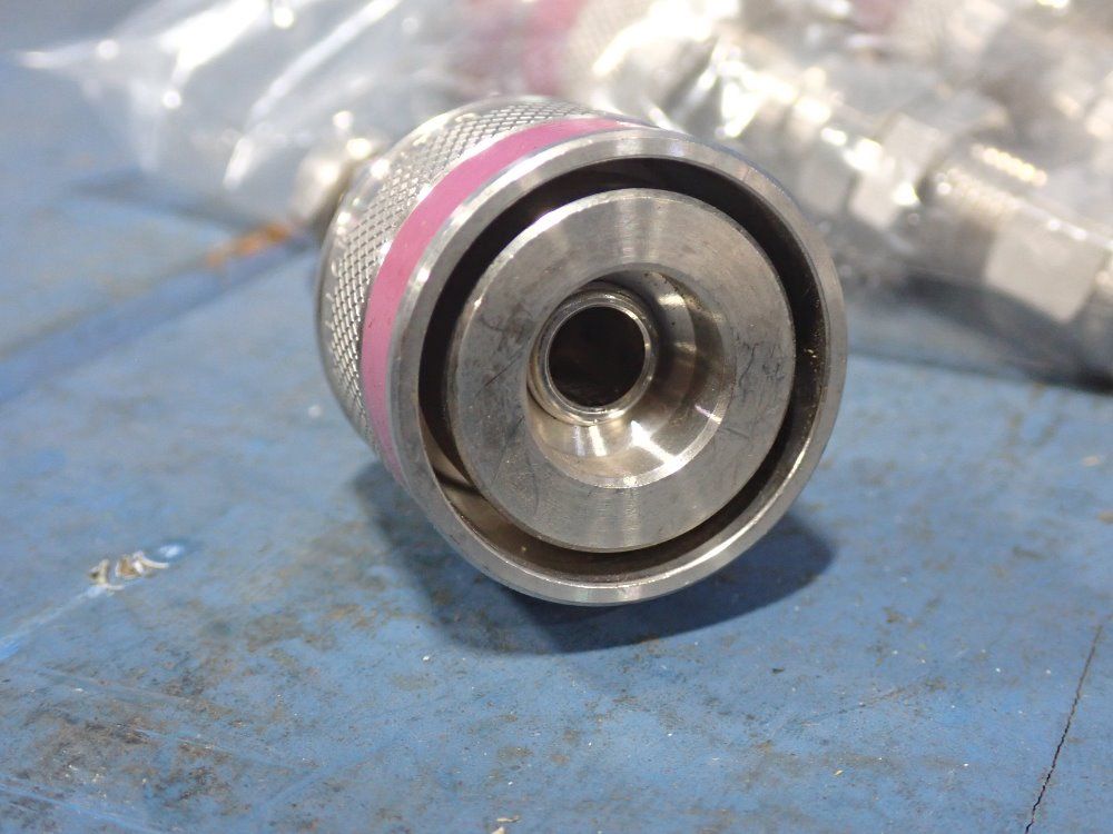 Swagelok 1/4" D Couplers