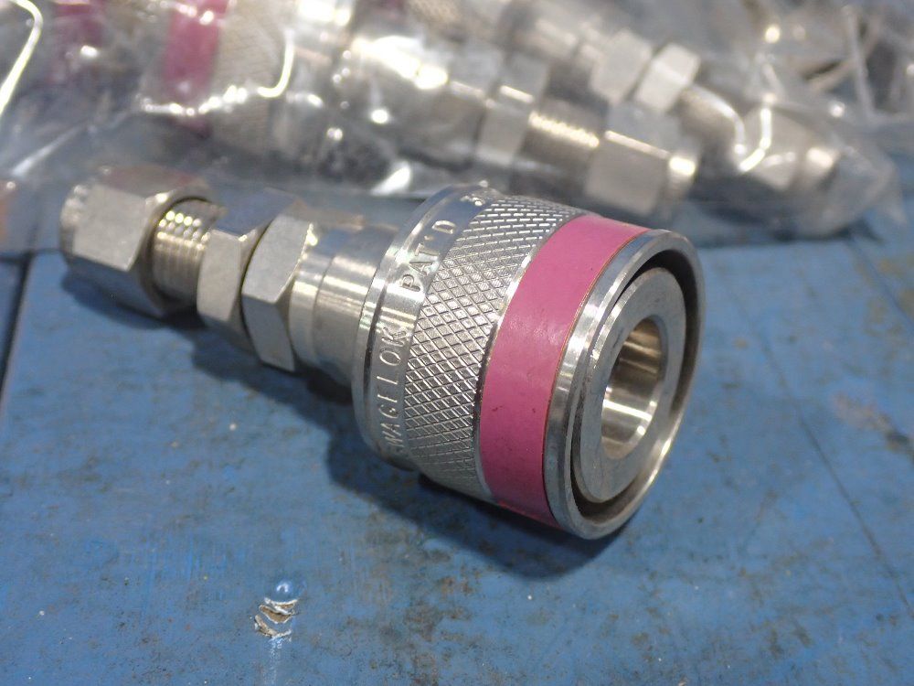 Swagelok 1/4" D Couplers