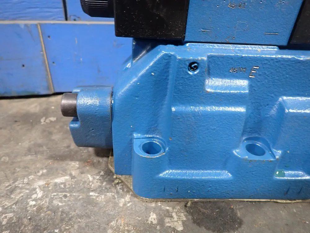 Rexroth Valve Block - 4we6561/ew110n9da