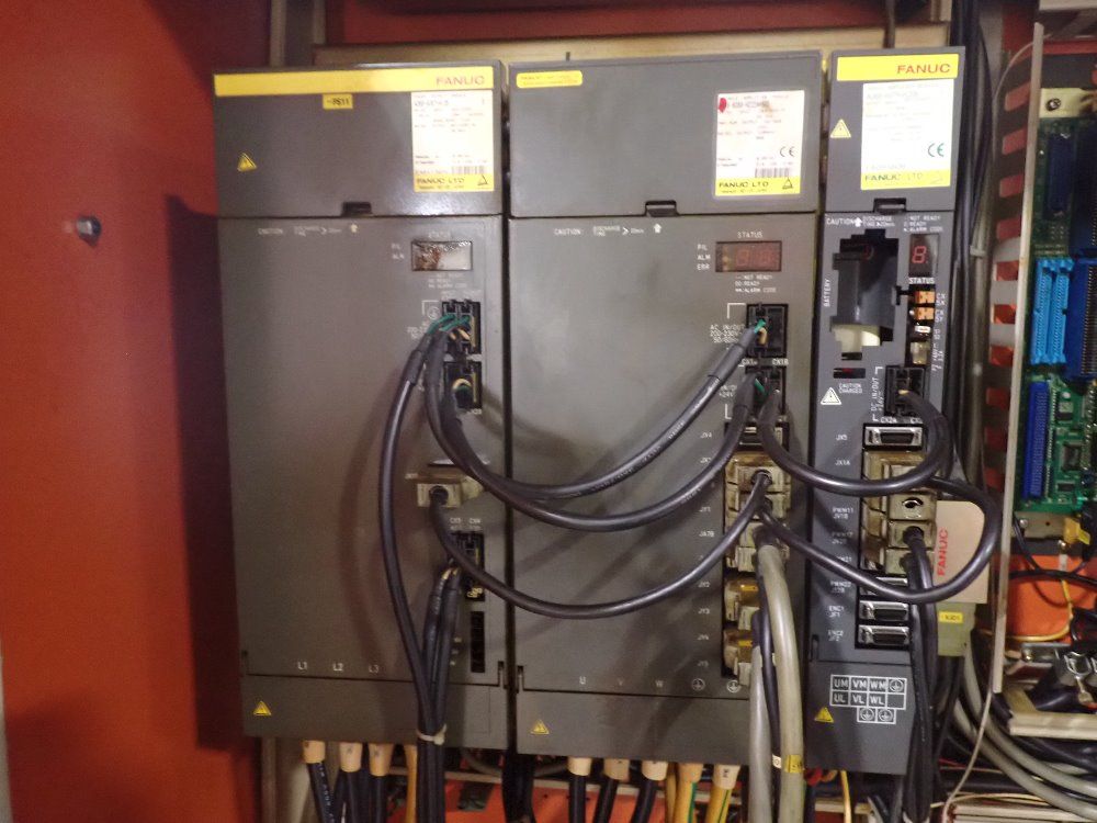 Daewoo Cnc Lathe W Conveyor - Puma V10