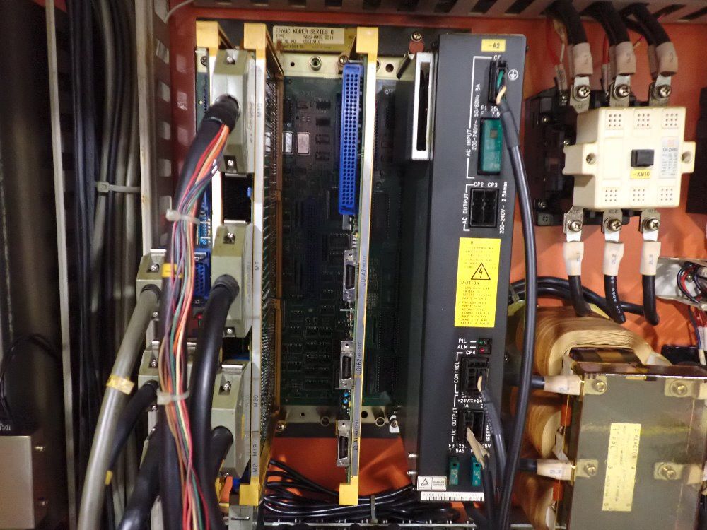 Daewoo Cnc Lathe W Conveyor - Puma V10