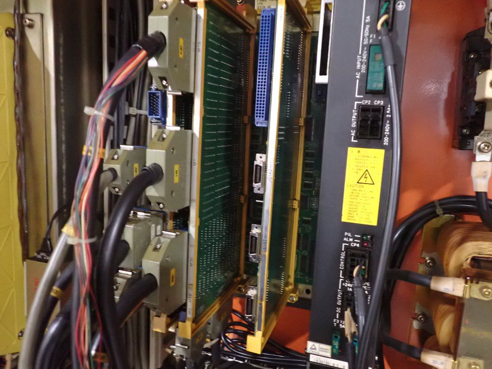 Daewoo Cnc Lathe W Conveyor - Puma V10