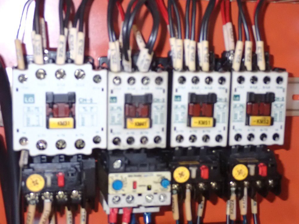 Daewoo Cnc Lathe W Conveyor - Puma V10