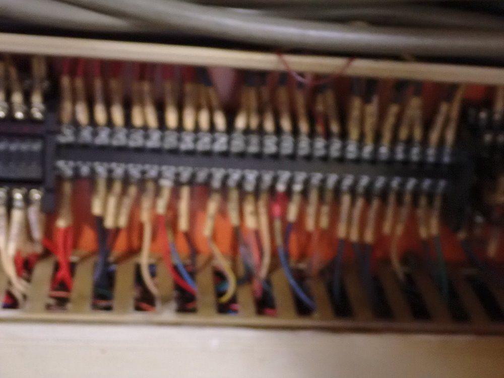 Daewoo Cnc Lathe W Conveyor - Puma V10