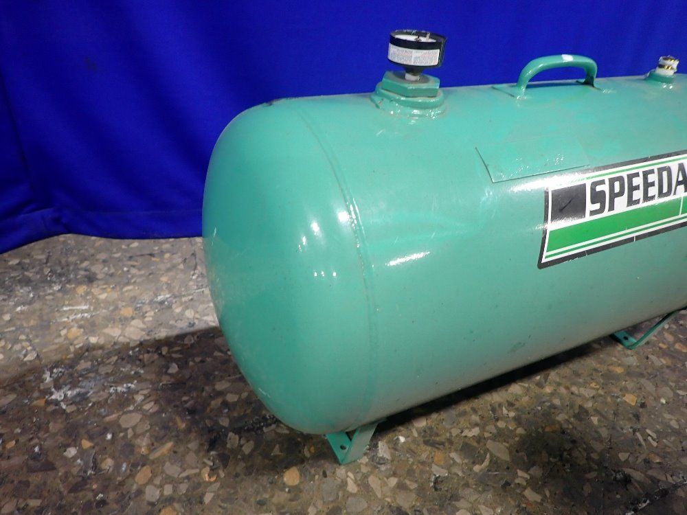 Speedaire Compressed Air Tank - 17 Gallons