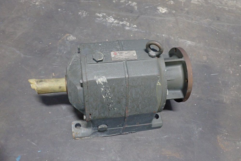 Us Motors 100:1 Ratio Gear Reducer - Series 300