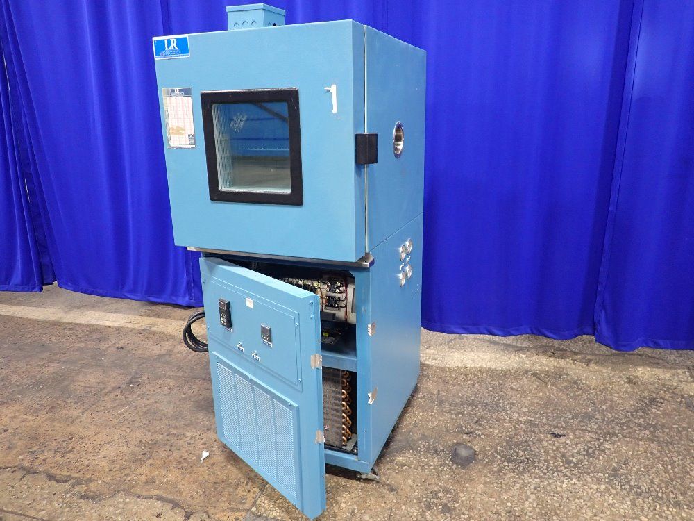 Thermotron 25" X 24" X 24" Id Temperature Chamber - 5-4