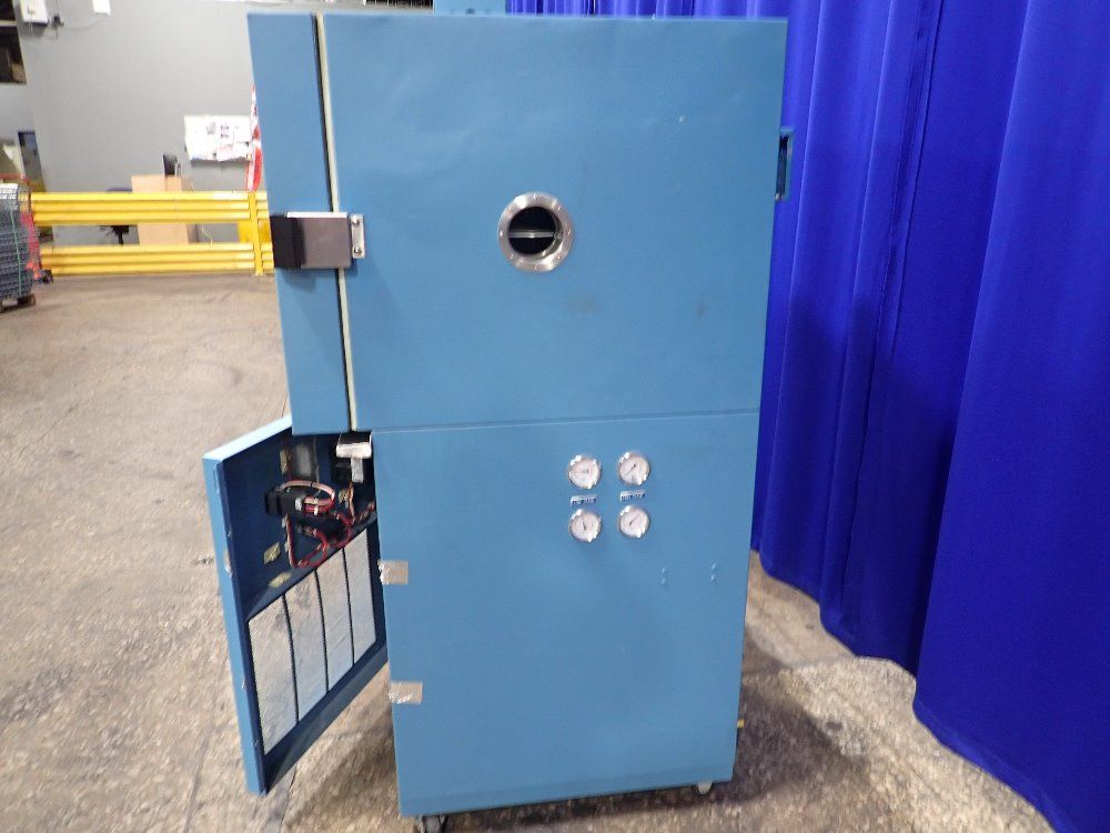 Thermotron 25" X 24" X 24" Id Temperature Chamber - 5-4