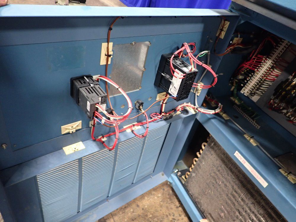 Thermotron 25" X 24" X 24" Id Temperature Chamber - 5-4