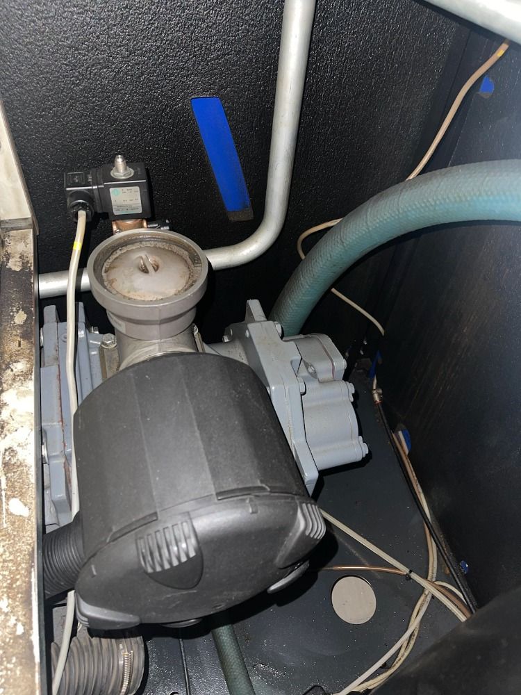 Quincy 22kw Compressor - Qgdv-30