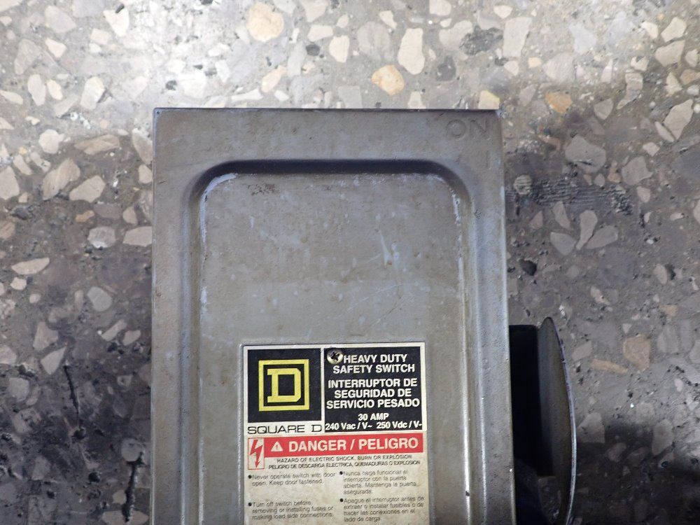 Square D 30 Amps/240v Fusible Disconnect - H321n