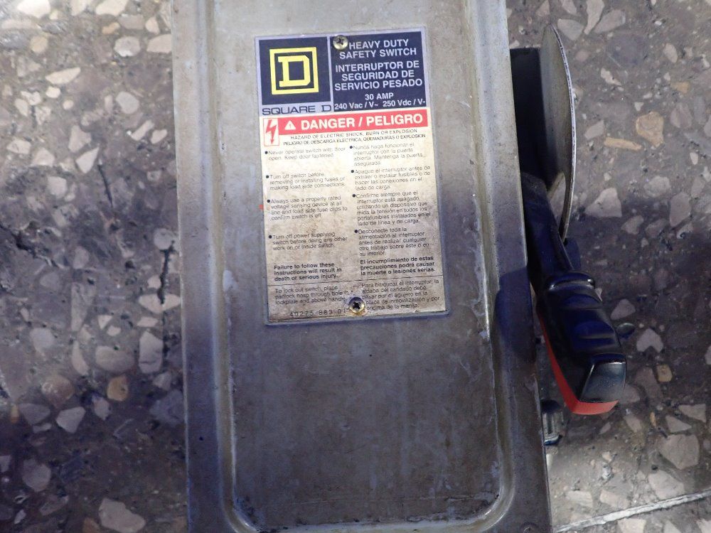 Square D 30 Amps/240v Fusible Disconnect - H321n