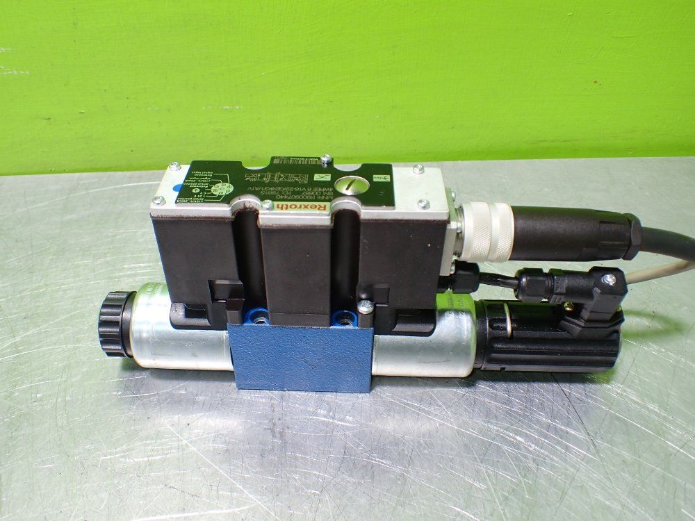 Rexroth R900907440 Directional Hydraulic Valve. 4wree 6v16-22/g24k31/a1v - R900907440