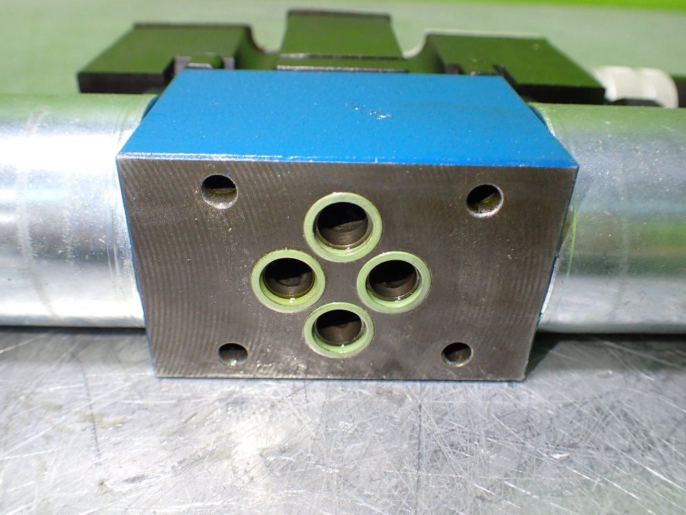 Rexroth R900907440 Directional Hydraulic Valve. 4wree 6v16-22/g24k31/a1v - R900907440