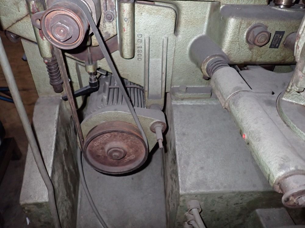 Holz Her Moulder - 1720