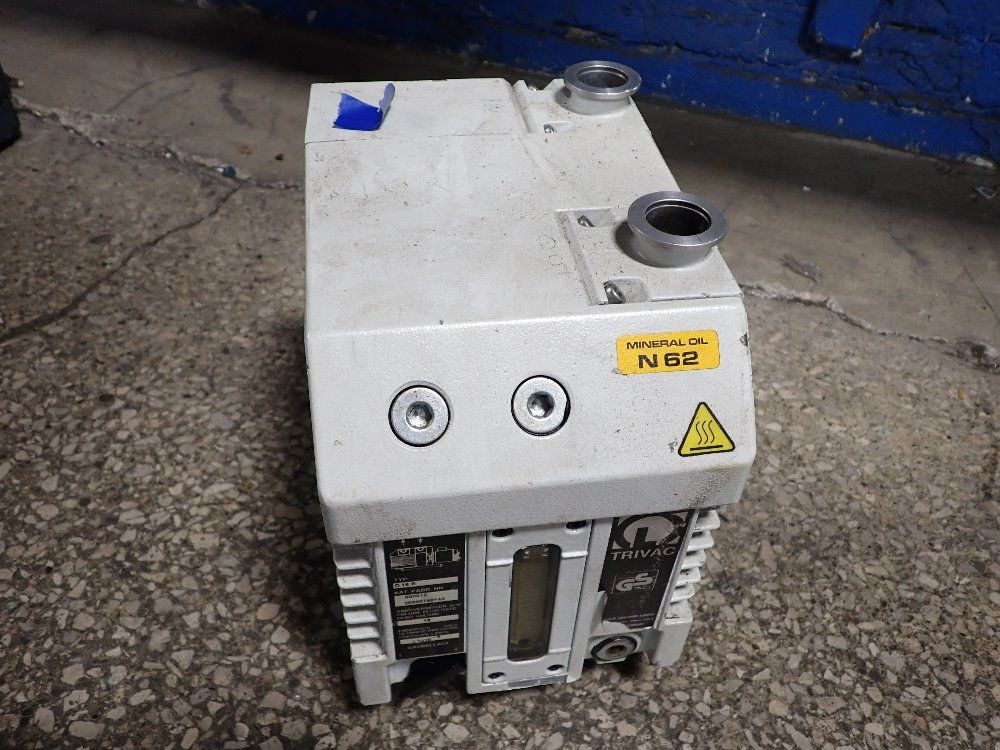 Trivac Vacuum Pump - D16b