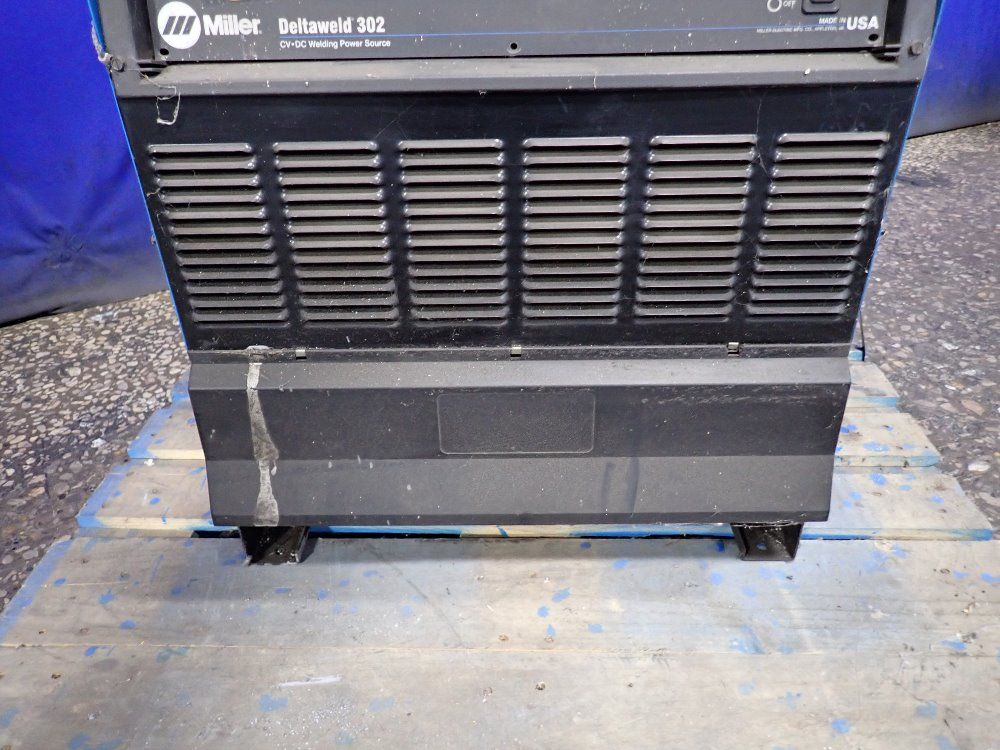 Miller 300 Amps Welder - Deltaweld 302