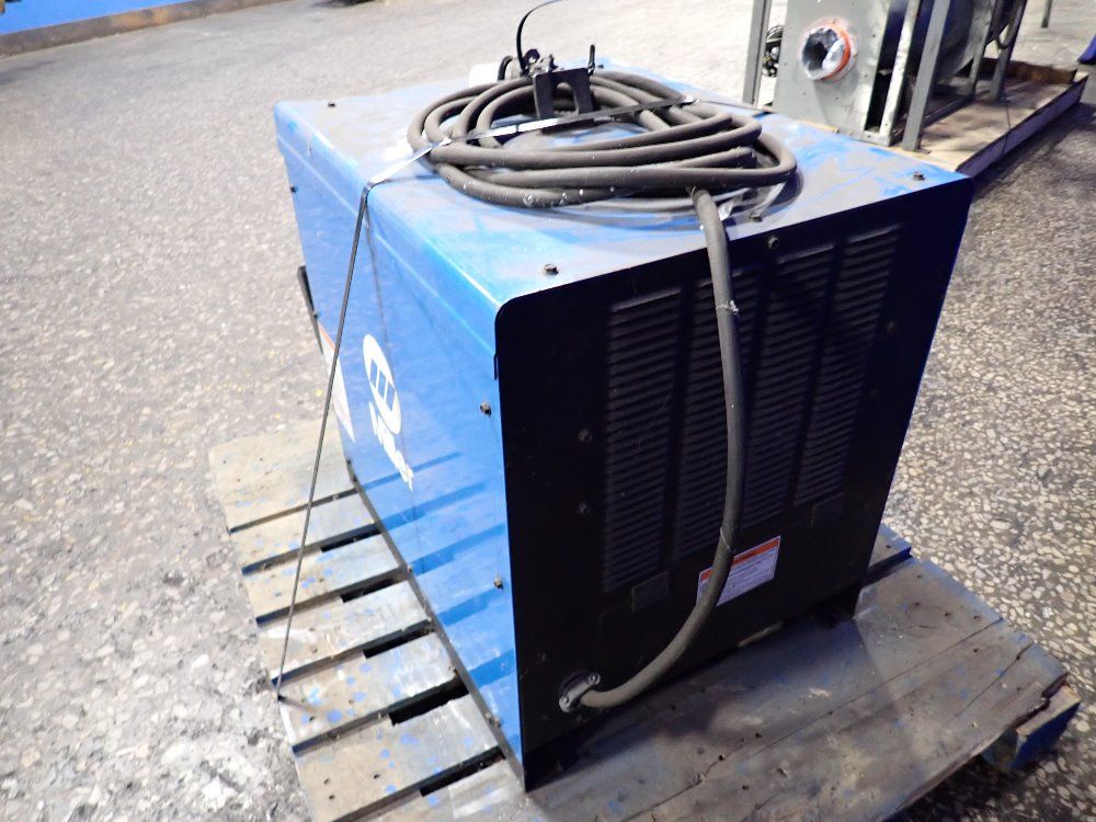 Miller 300 Amps Welder - Deltaweld 302