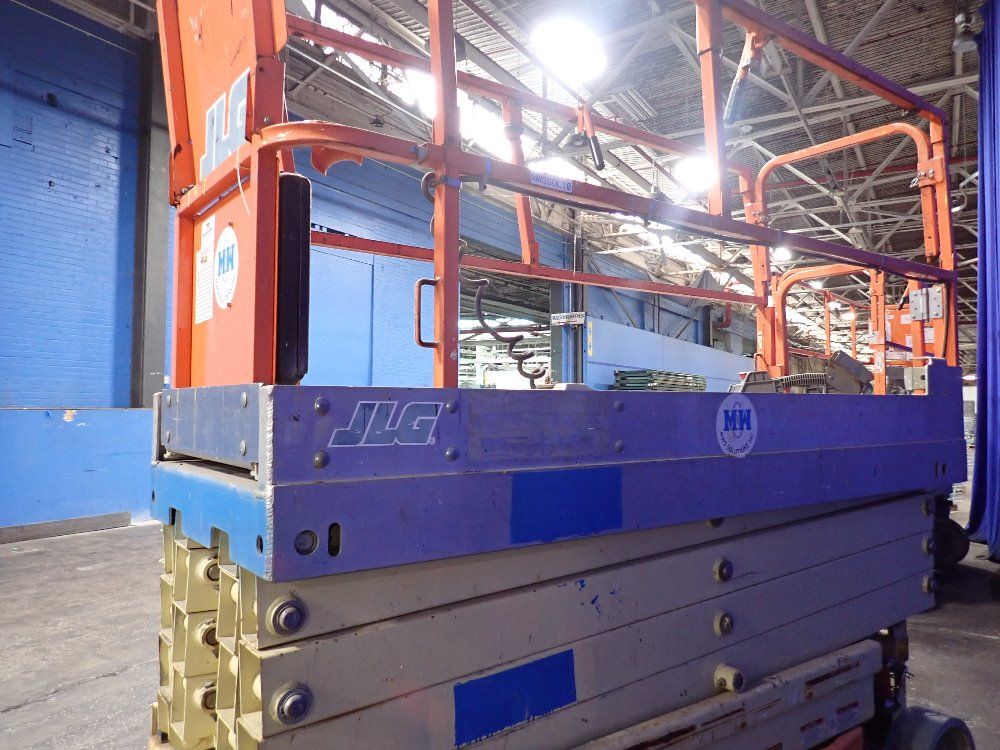 Jlg 500 Lbs Scissor Lift - 2630 Es