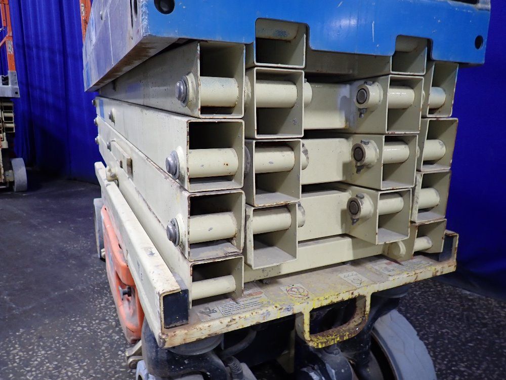 Jlg 500 Lbs Scissor Lift - 2630 Es