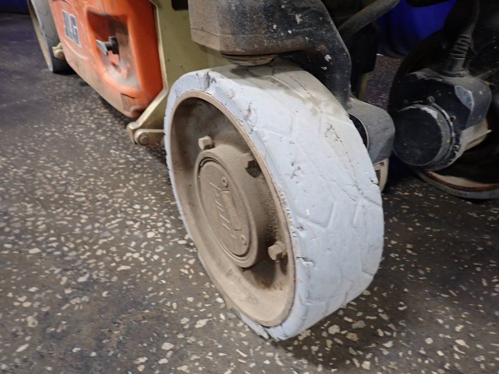 Jlg 500 Lbs Scissor Lift - 2630 Es