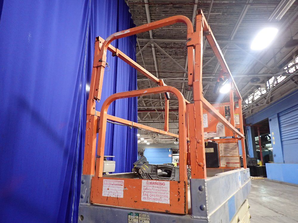 Jlg 500 Lbs Scissor Lift - 2630 Es