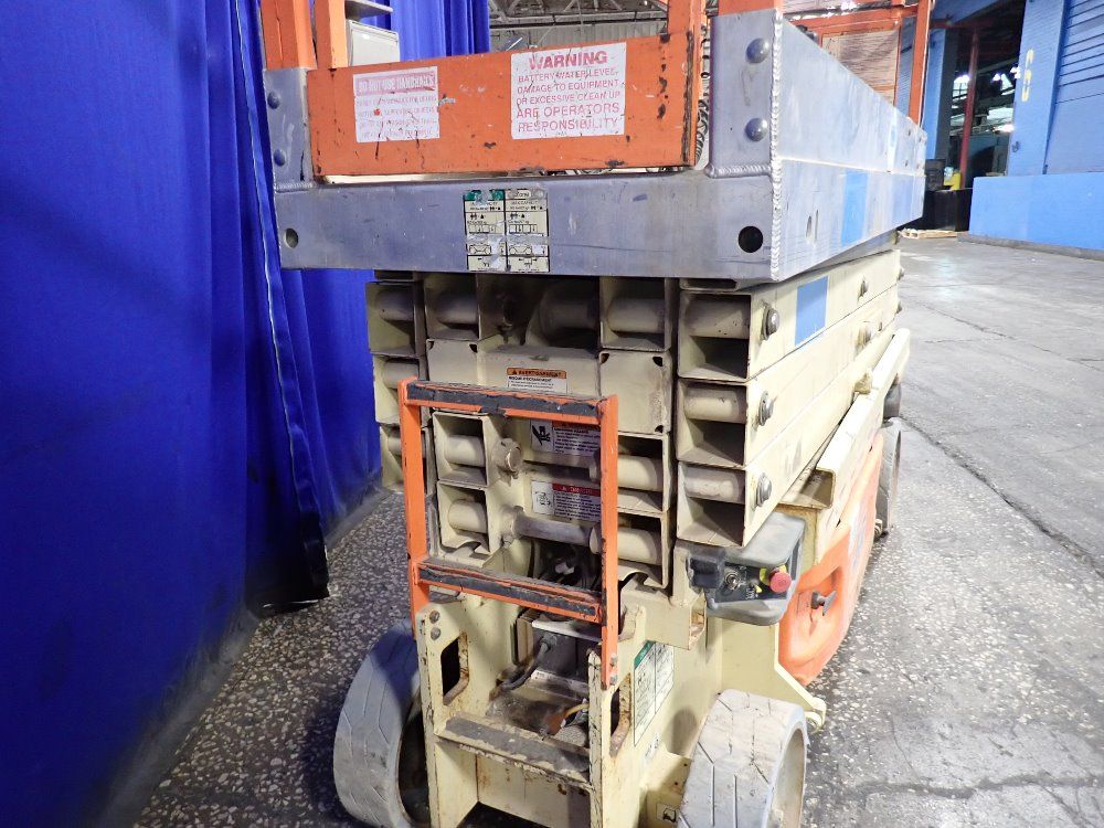 Jlg 500 Lbs Scissor Lift - 2630 Es