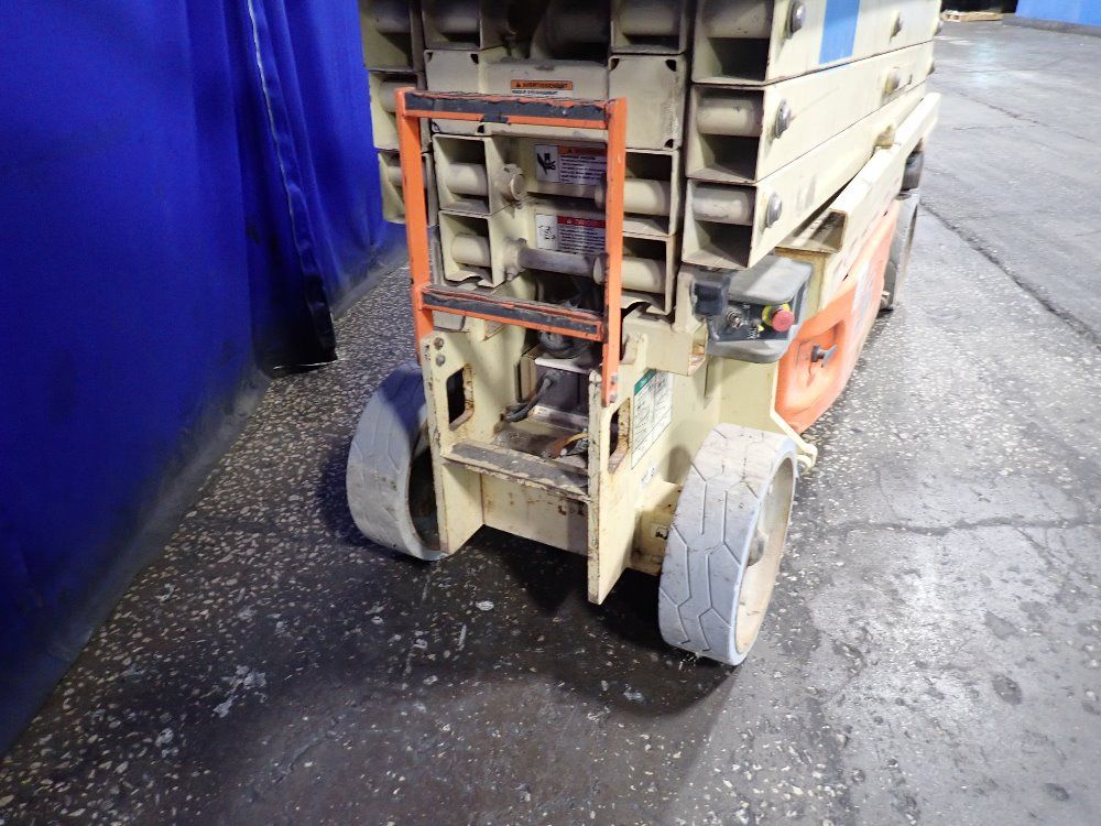 Jlg 500 Lbs Scissor Lift - 2630 Es