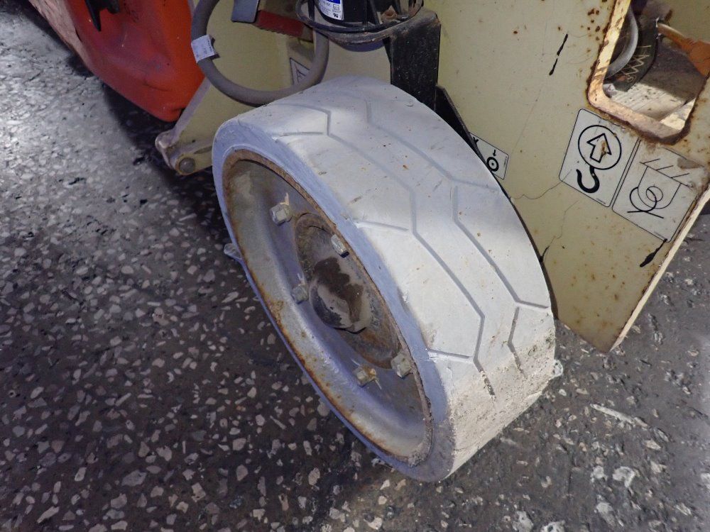 Jlg 500 Lbs Scissor Lift - 2630 Es