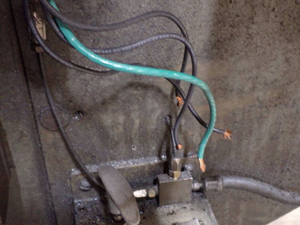 Bridgeport  Vertical Milling Machine