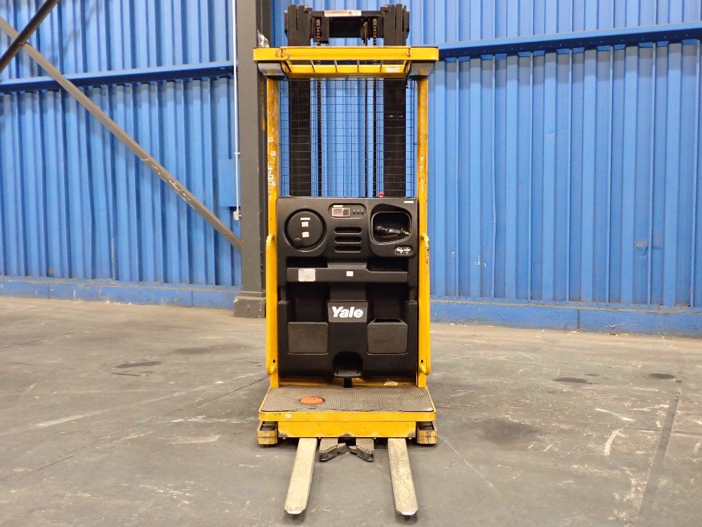 Yale 2000lbs Electric Order Picker - Os030efn24te105