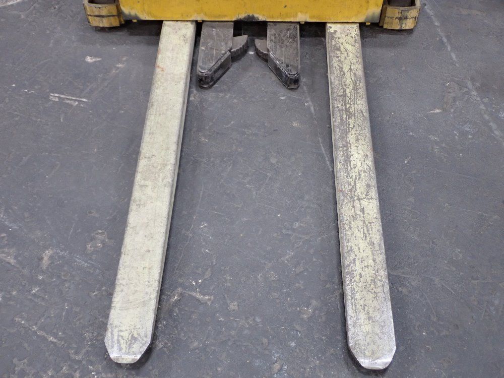 Yale 2000lbs Electric Order Picker - Os030efn24te105