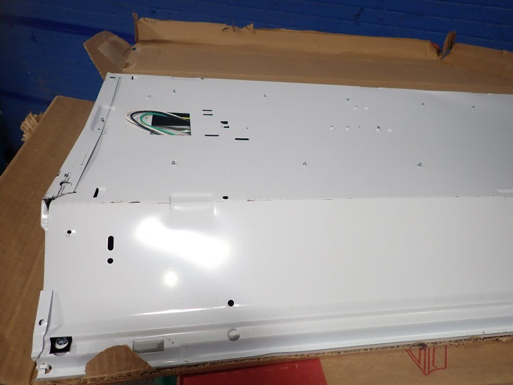 Simkar 2' X 4' Light Fixtures