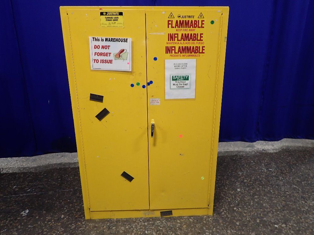 Justrite 45 Gallons/18" X 40" X 61" Id Flammable Storage Cabinet - 25450