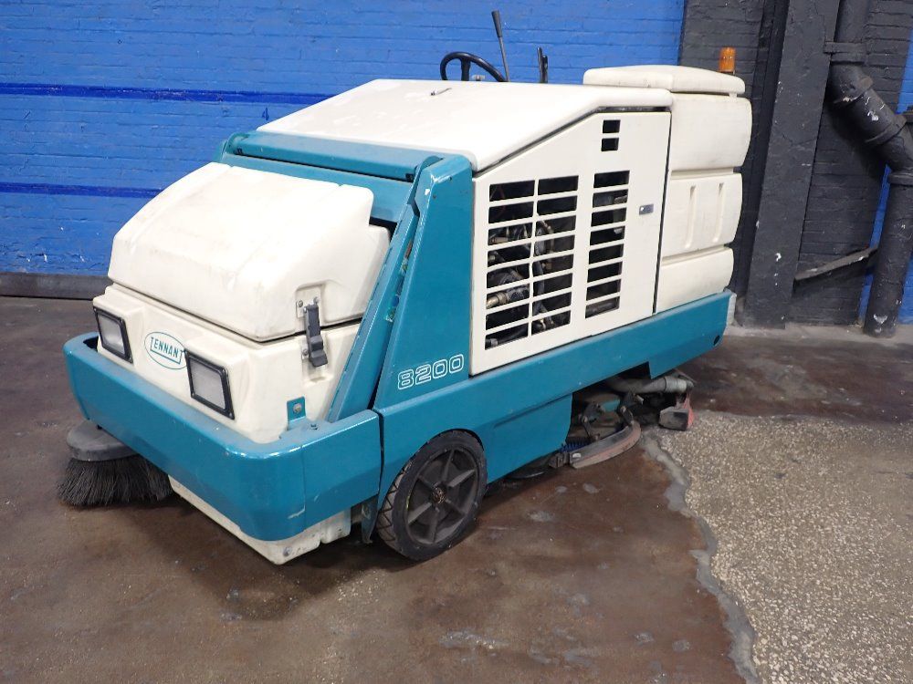 Tennant 42" Floor Sweeper - 8200