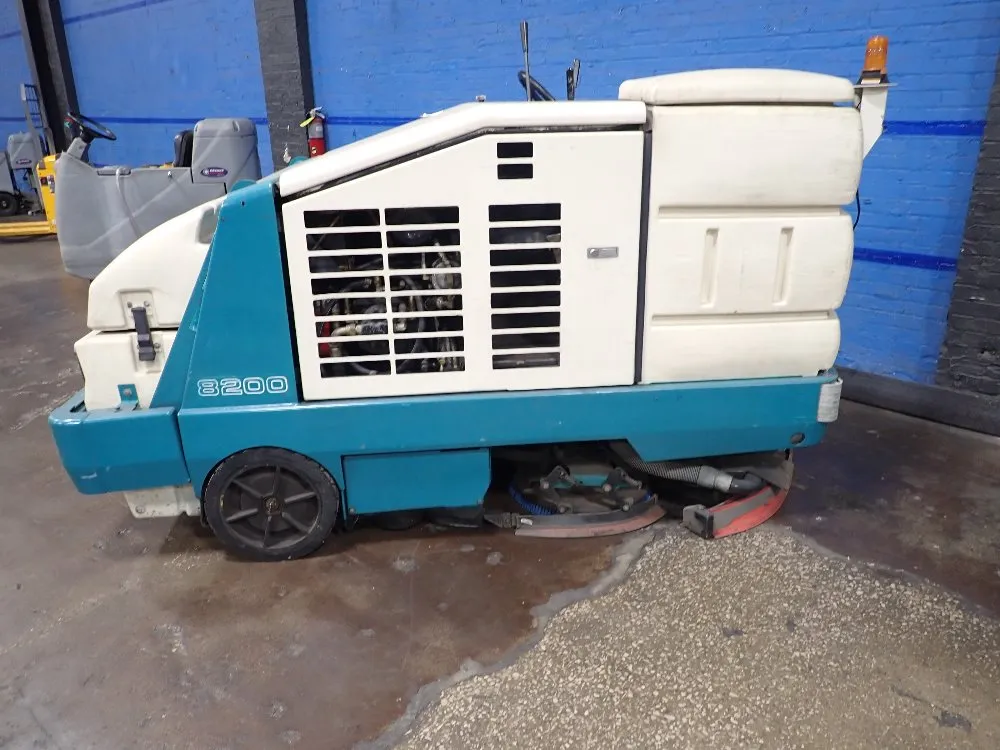 Tennant 42" Floor Sweeper - 8200