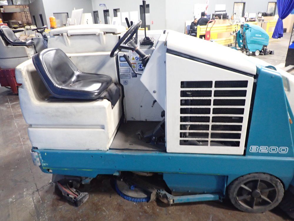 Tennant 42" Floor Sweeper - 8200