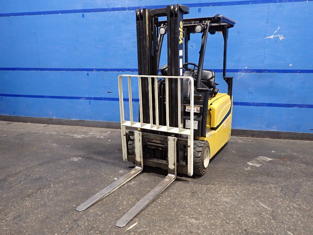 Yale 3650 Lbs Electric Forklift - Erp040vtn36te083