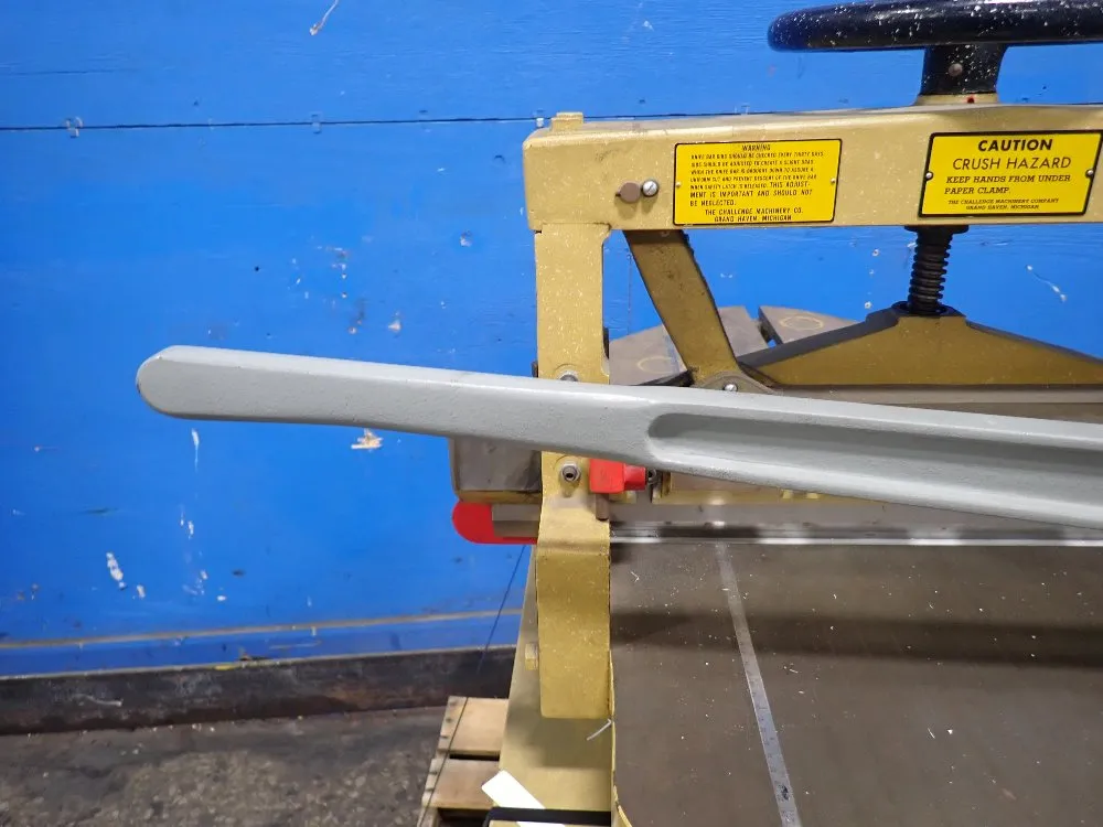 Challenger 19 1/4" Paper Cutter - Hl