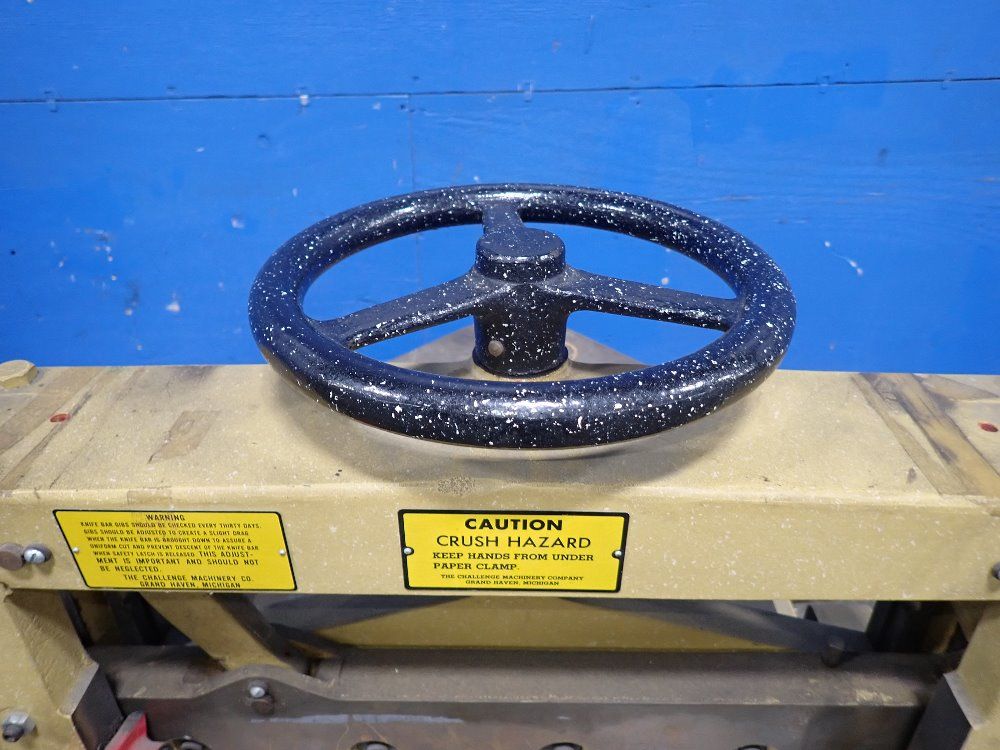 Challenger 19 1/4" Paper Cutter - Hl