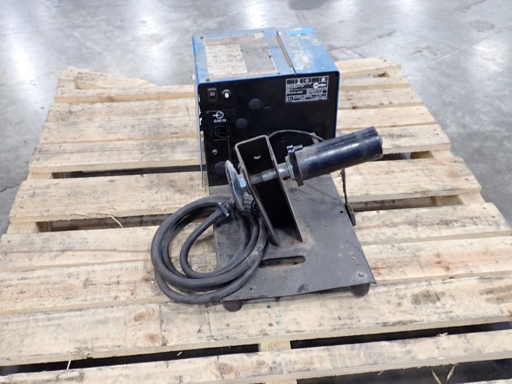 Miller Wire Feeder - 24a