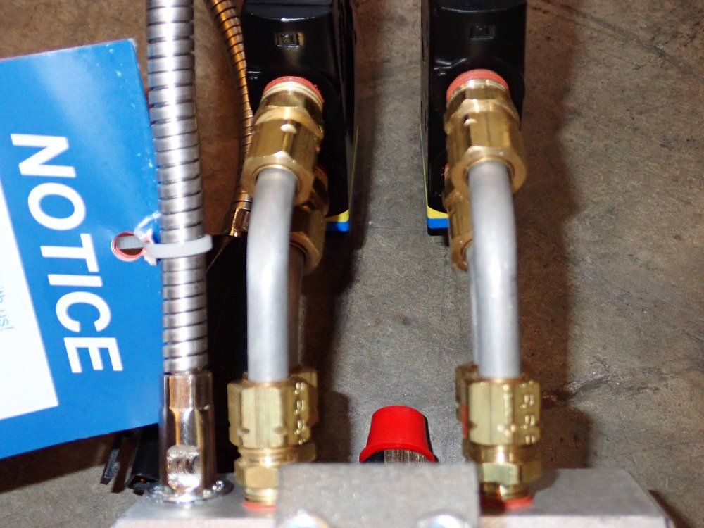 Nordson Pnuematic Applicator - Sura12-4-t