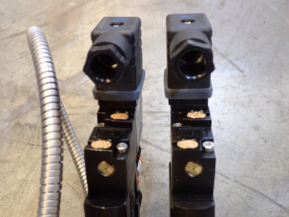 Nordson Pnuematic Applicator - Sura12-4-t