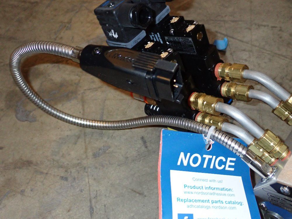 Nordson Pnuematic Applicator - Sura12-4-t