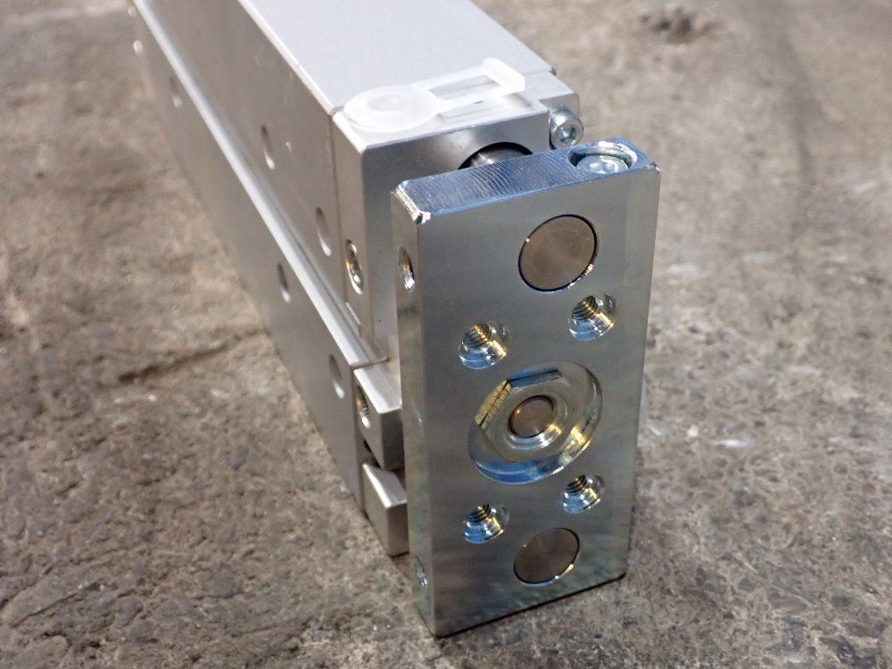 Festo Pneumatic Actuator - Dfm-25-200-b-ppv-a-gf