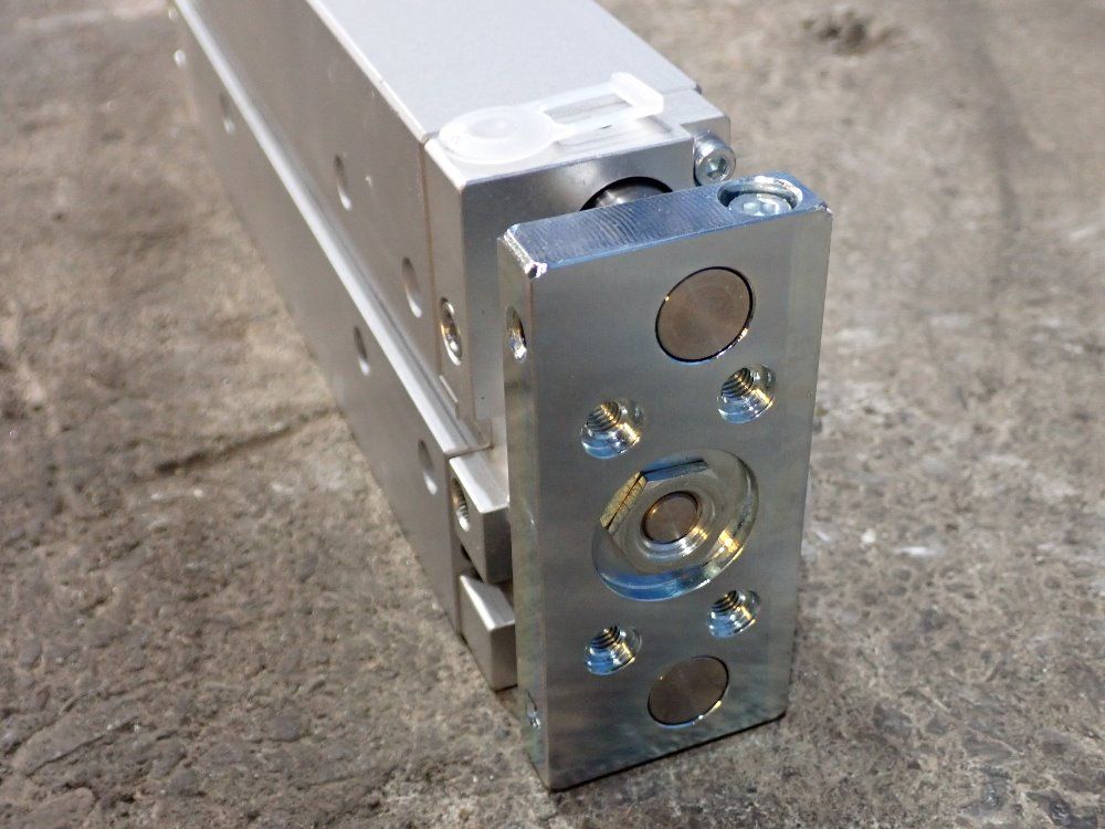 Festo Pneumatic Actuator - Dfm-25-200-b-ppv-a-gf